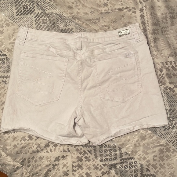 White Denim Shorts - Picture 2 of 3